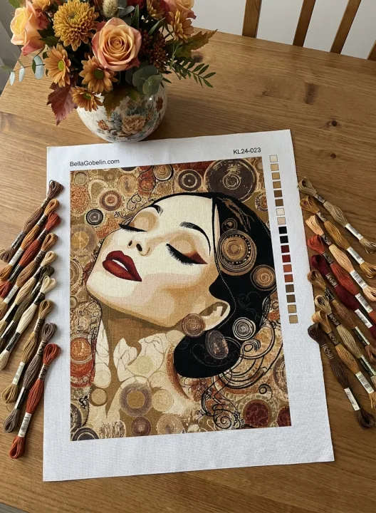 Portret Coco Chanel w stylu Klimta