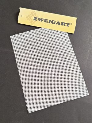 Biały Zweigart Stramin 44/100 (standardowa osnowa) - 15x20 cm